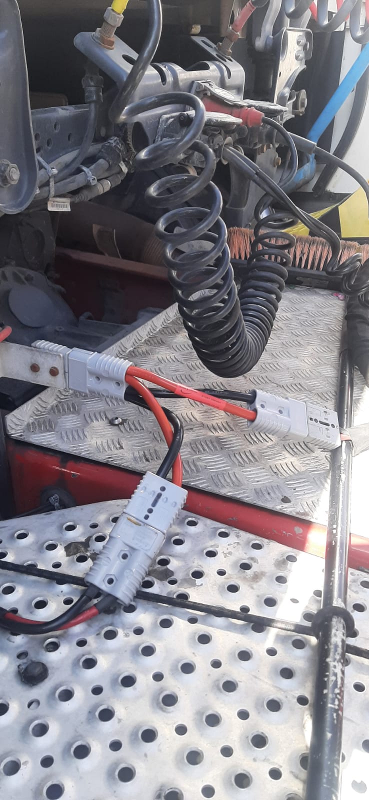 Anderson battery connectors installed on commercial vehicle battery system, high-current power connection for industrial and forklift applications
